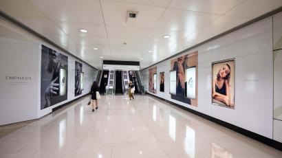 Outstanding Campaign Showcases Jcdecaux Transport